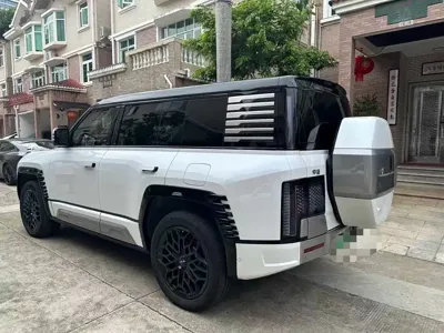 Yangwang Yangwang U8