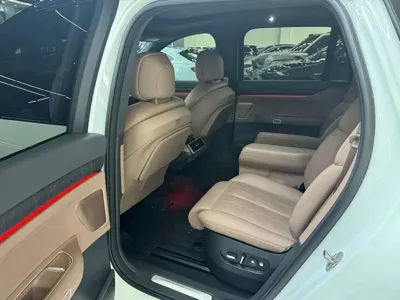 Nio ES8