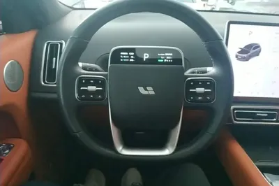 Li Auto L8