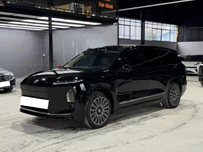 Nio ES8