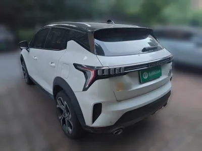 Lynk & Co 06