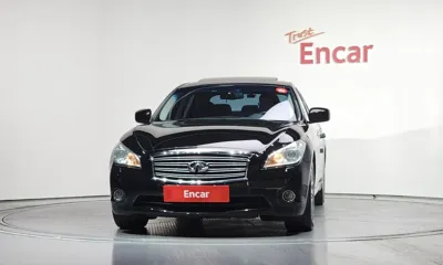 Infiniti M