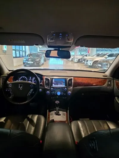 Hyundai Equus