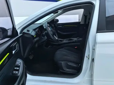 Roewe i5