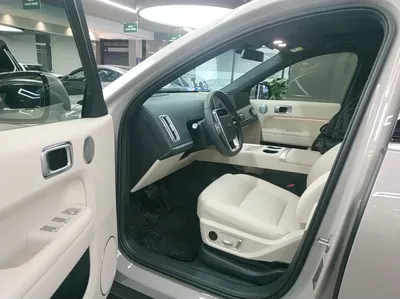 Li Auto L6