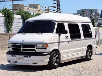 Dodge Ram Van