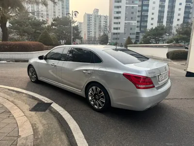 Hyundai Equus