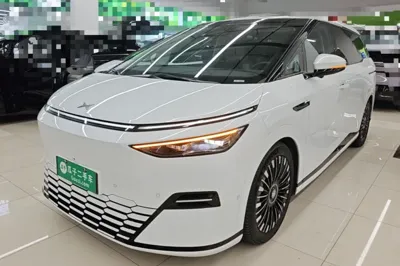 Xpeng X9