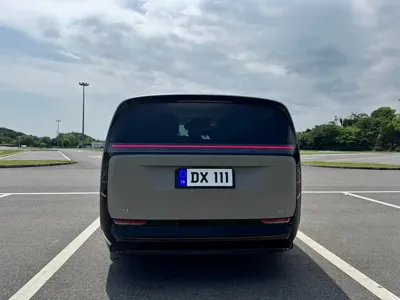 Li Auto Li MEGA