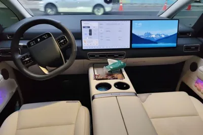 Li Auto MEGA