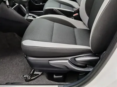 Toyota Yaris L