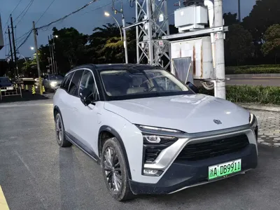 Nio ES8