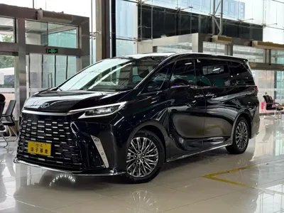 Lexus LM