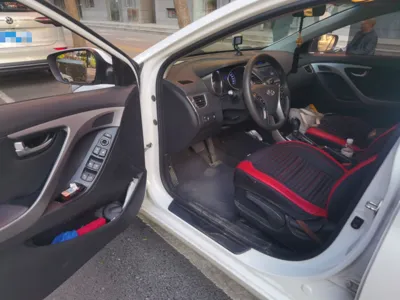Hyundai Elantra (5th Generation