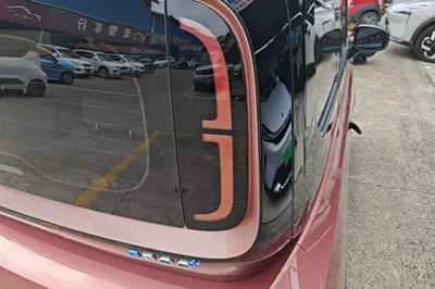 Baojun E300