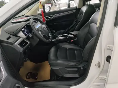 Geely Emgrand GS