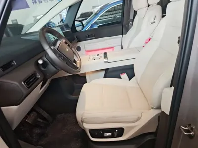Li Auto Li MEGA