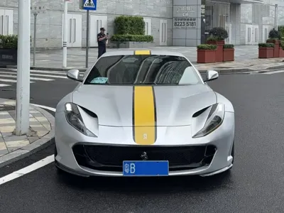 Ferrari 812