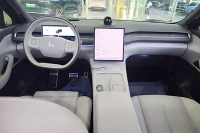 Nio ES8