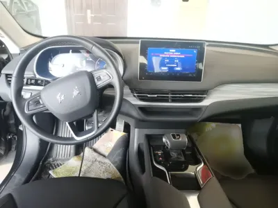 Hongqi E-QM5