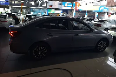 Roewe i5