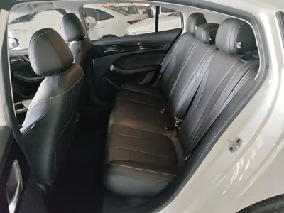 Roewe i5
