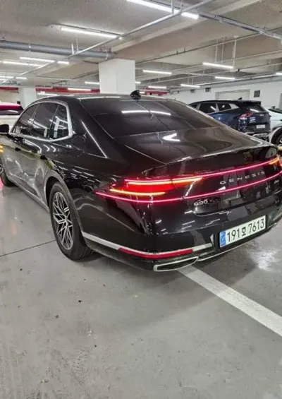 Genesis G90