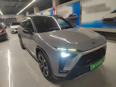 Nio ES8
