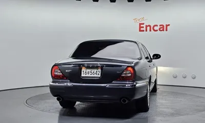 Jaguar XJ-8
