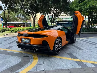 McLaren GT