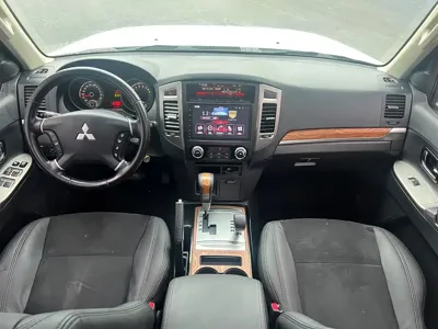 Mitsubishi Pajero (Import)
