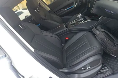Hongqi HS3 PHEV