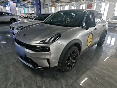 Lynk & Co 06
