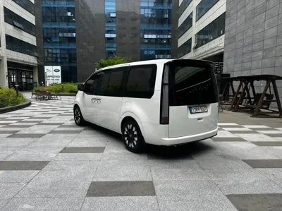 Hyundai Staria