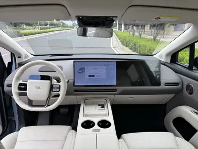 Li Auto 理想i8