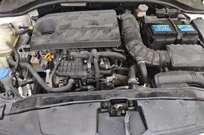 Hyundai Elantra (6th Generation
