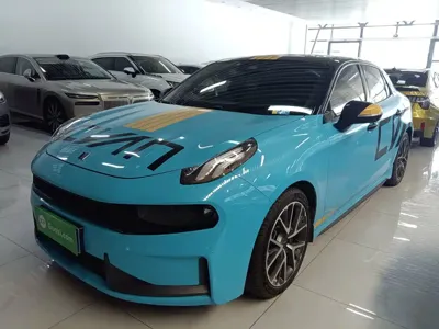 Lynk & Co 03