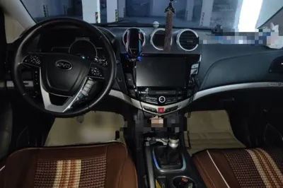 BYD S7