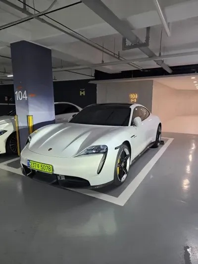 Porsche Taycan