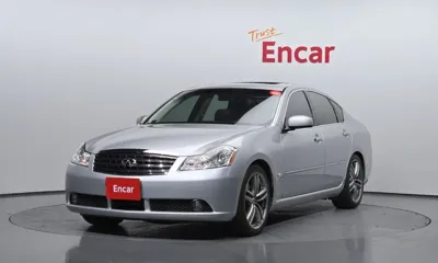 Infiniti M