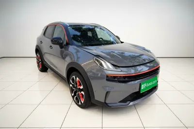 Lynk & Co 06