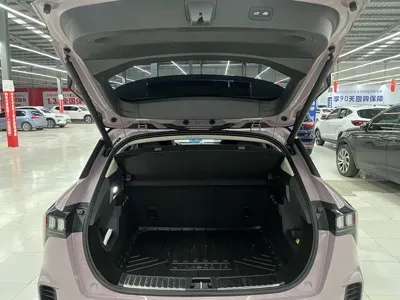 Lynk & Co 06
