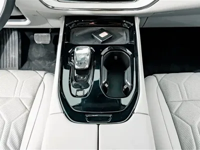 Volvo EM90