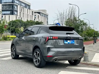 Lynk & Co 06