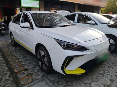 Dongfeng Aeolus E70