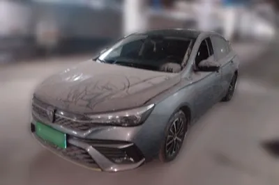 Roewe i5