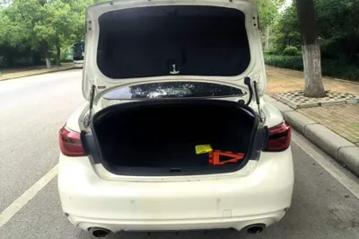 Infiniti Q50L