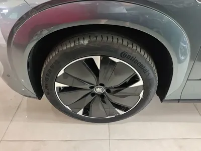 BYD 唐L