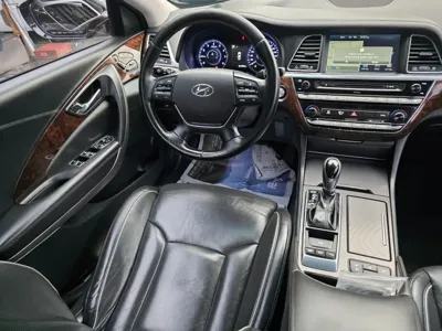 Hyundai Aslan