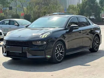 Lynk & Co 03